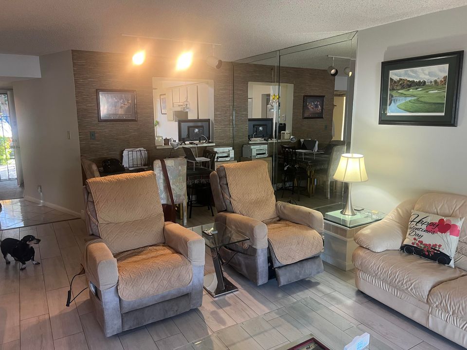 En Venta: $229,000 (2 camas, 2 baños, 1160 Pies cuadrados)