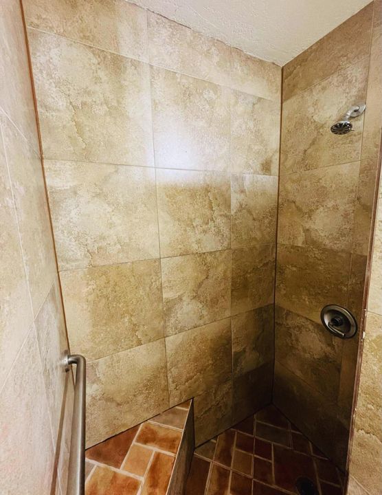 For Rent: $1,200 (1 beds, 1 baths, 1520 Square Feet)