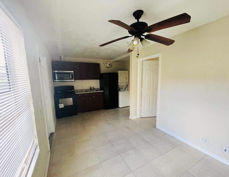 For Rent: $1,200 (1 beds, 1 baths, 1520 Square Feet)