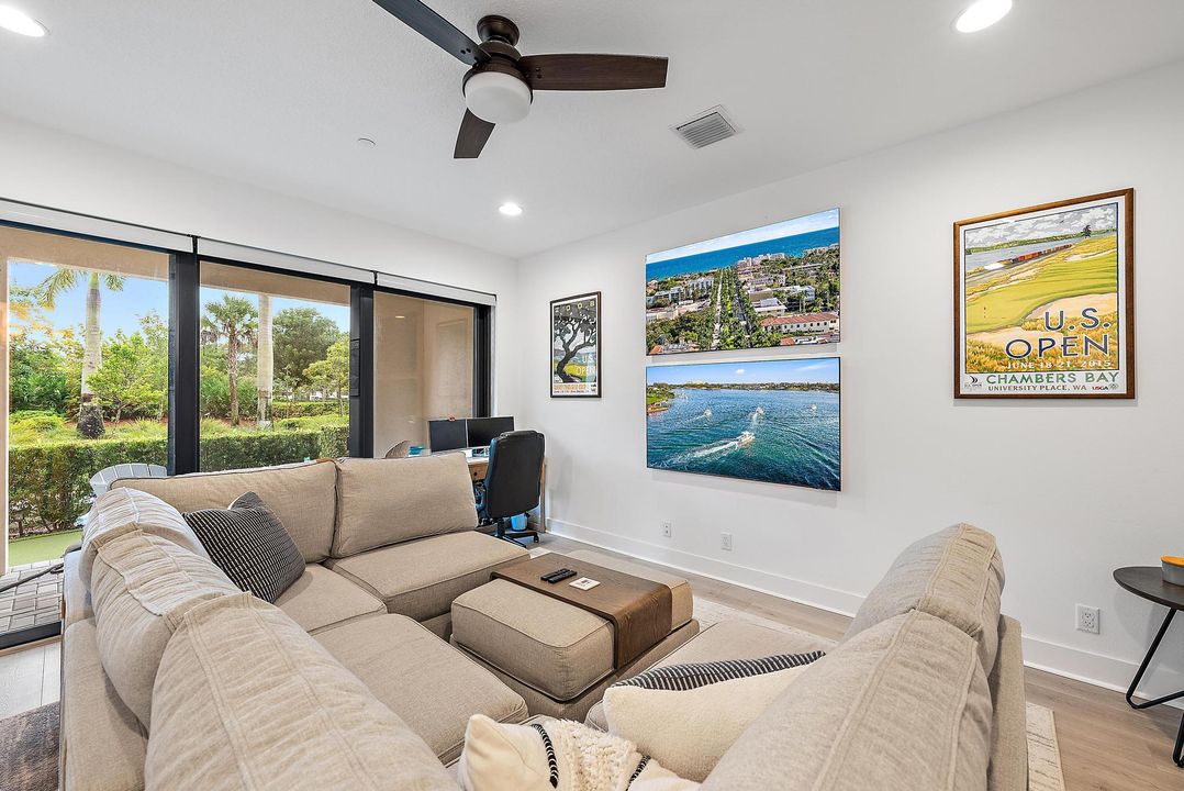 For Sale: $950,000 (4 beds, 3 baths, 2840 Square Feet)