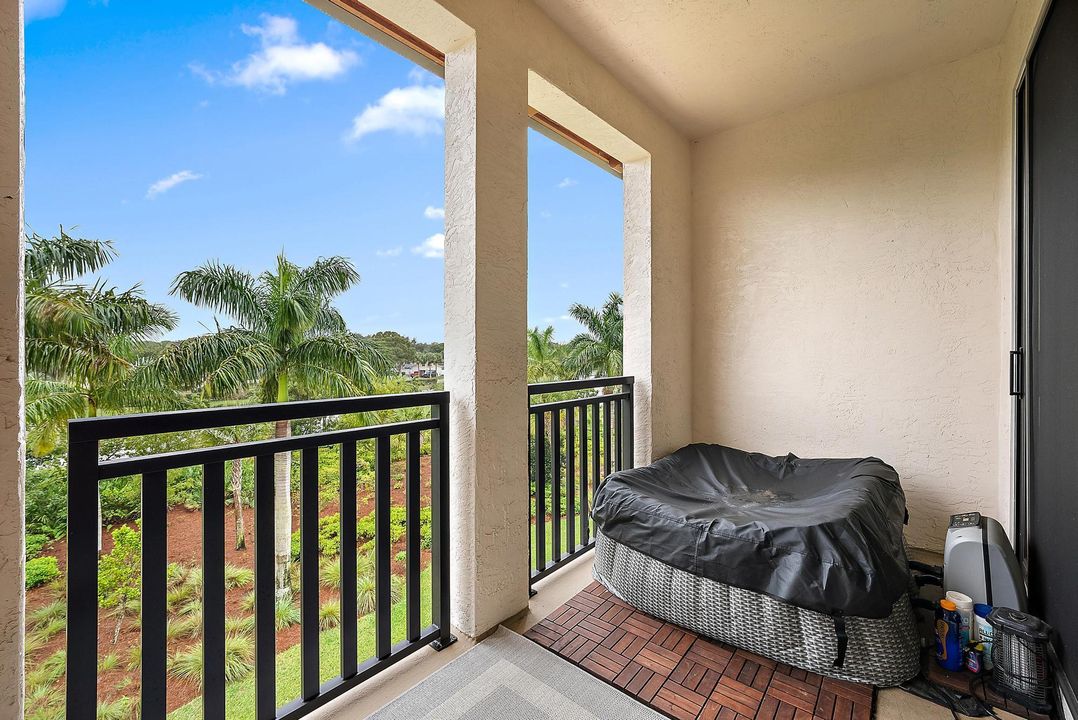 For Sale: $950,000 (4 beds, 3 baths, 2840 Square Feet)