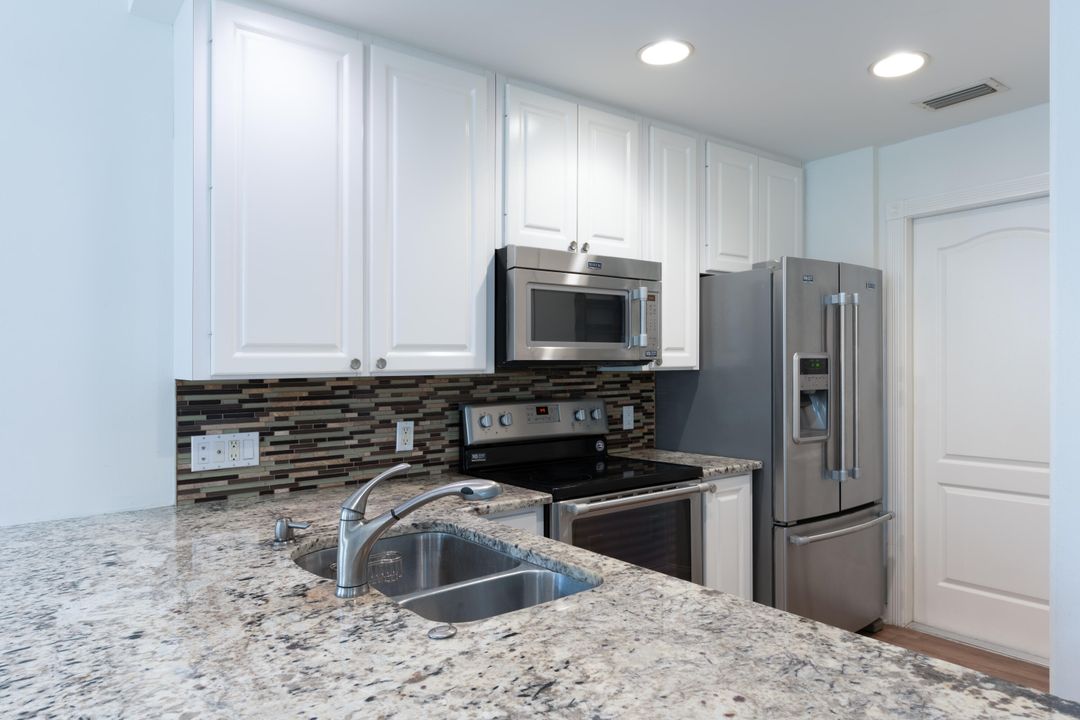 For Rent: $3,700 (3 beds, 2 baths, 1413 Square Feet)