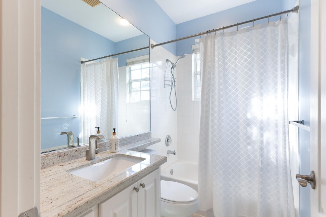 For Rent: $3,700 (3 beds, 2 baths, 1413 Square Feet)