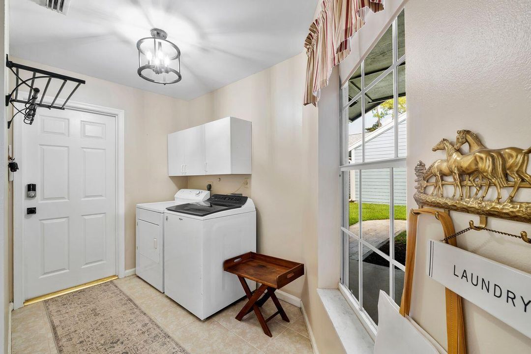 For Sale: $539,900 (2 beds, 2 baths, 1714 Square Feet)