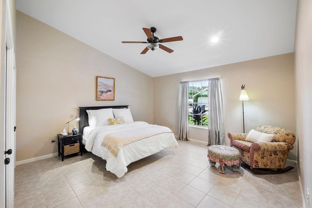 For Sale: $539,900 (2 beds, 2 baths, 1714 Square Feet)