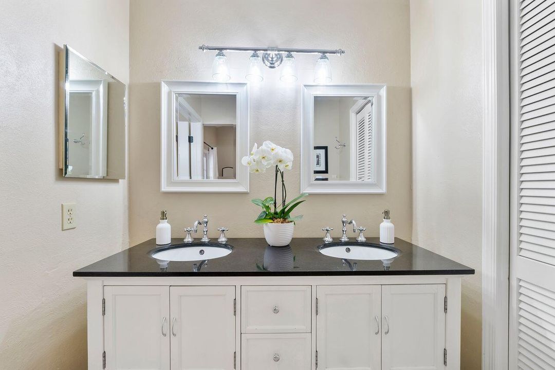 For Sale: $539,900 (2 beds, 2 baths, 1714 Square Feet)