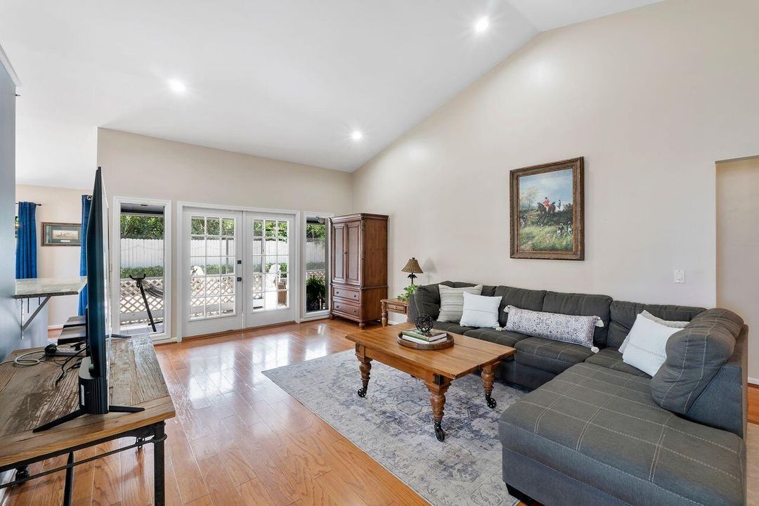 For Sale: $539,900 (2 beds, 2 baths, 1714 Square Feet)