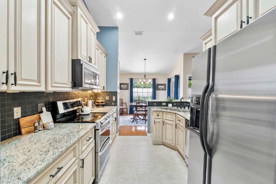 For Sale: $539,900 (2 beds, 2 baths, 1714 Square Feet)