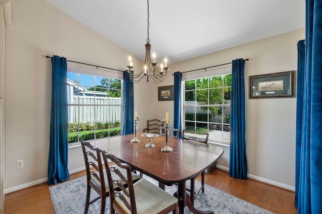 For Sale: $539,900 (2 beds, 2 baths, 1714 Square Feet)