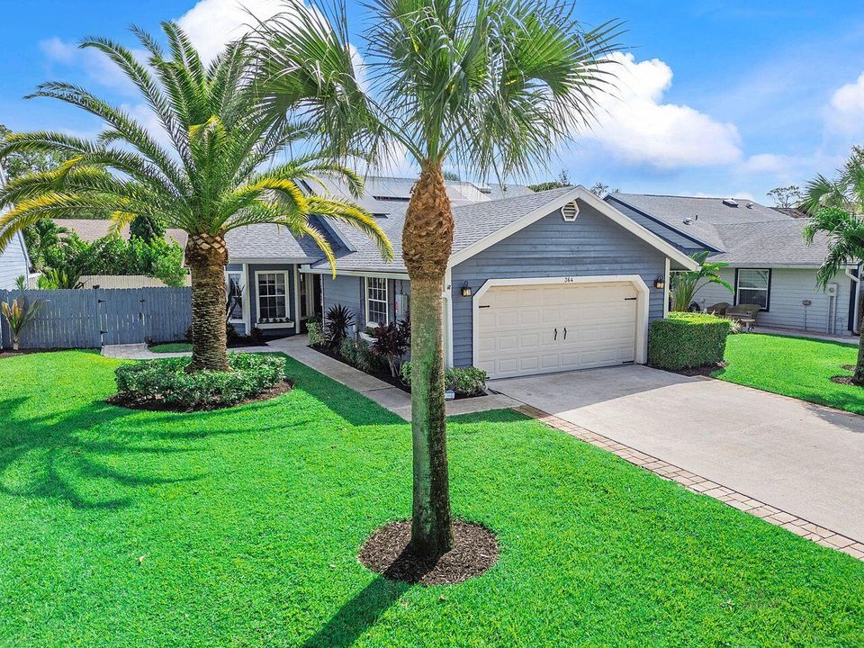 For Sale: $539,900 (2 beds, 2 baths, 1714 Square Feet)