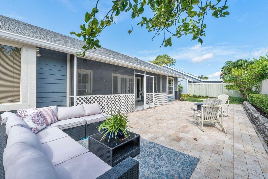 For Sale: $539,900 (2 beds, 2 baths, 1714 Square Feet)