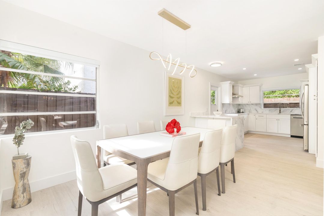 For Sale: $998,000 (2 beds, 2 baths, 1031 Square Feet)