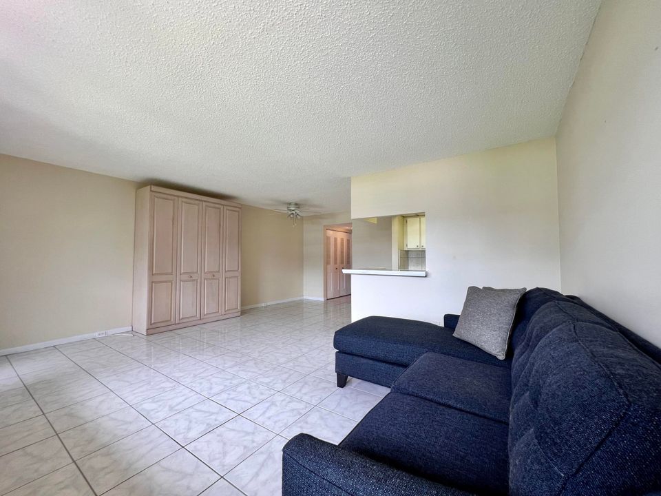 合同活跃: $1,625 (1 贝兹, 1 浴室, 684 平方英尺)