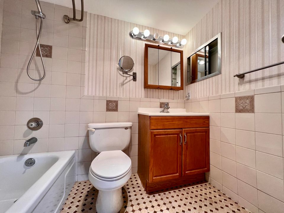 合同活跃: $1,625 (1 贝兹, 1 浴室, 684 平方英尺)