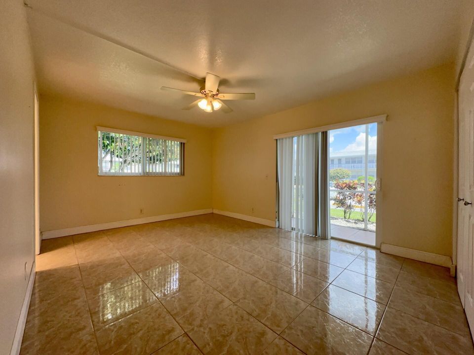 Active With Contract: $1,500 (1 beds, 1 baths, 684 Square Feet)