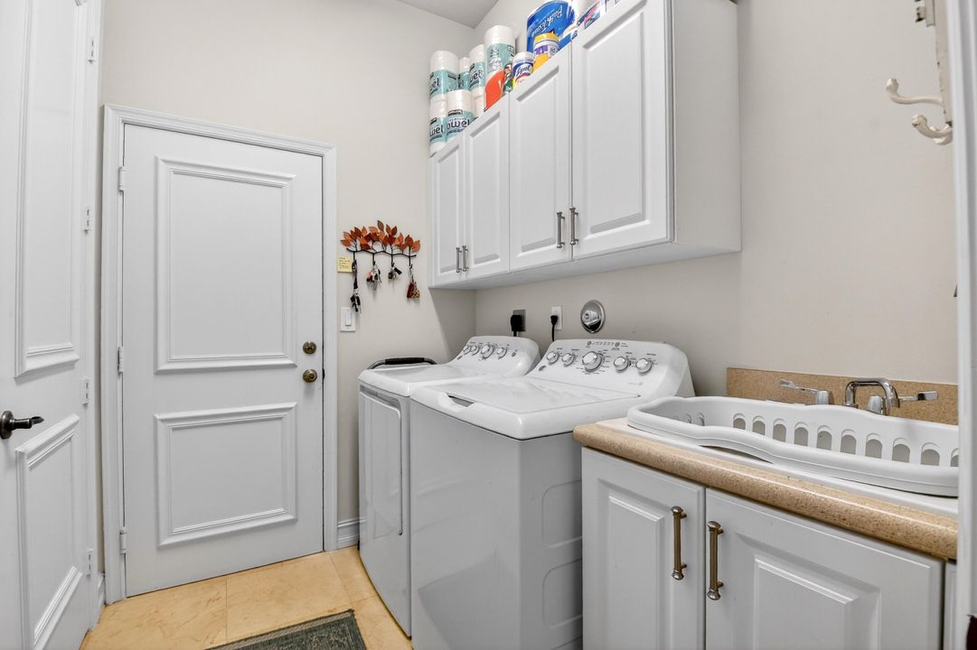 待售: $468,000 (3 贝兹, 2 浴室, 1760 平方英尺)