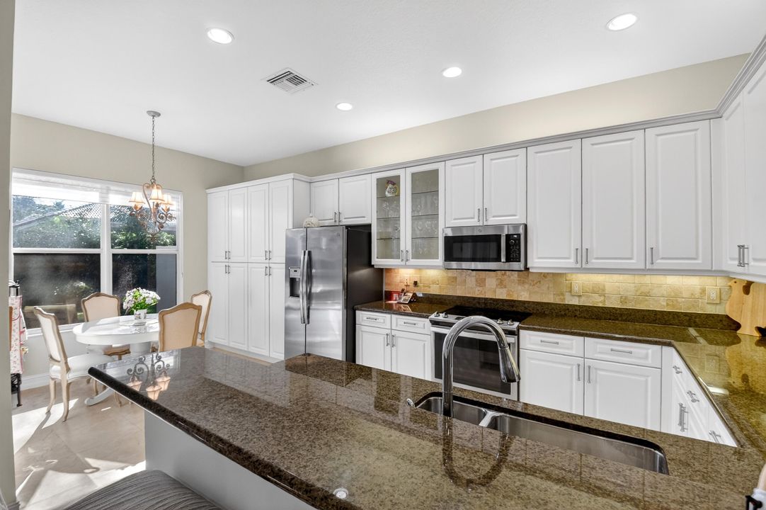 待售: $468,000 (3 贝兹, 2 浴室, 1760 平方英尺)