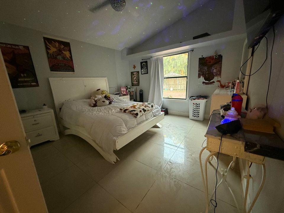 En Venta: $480,000 (4 camas, 3 baños, 1732 Pies cuadrados)