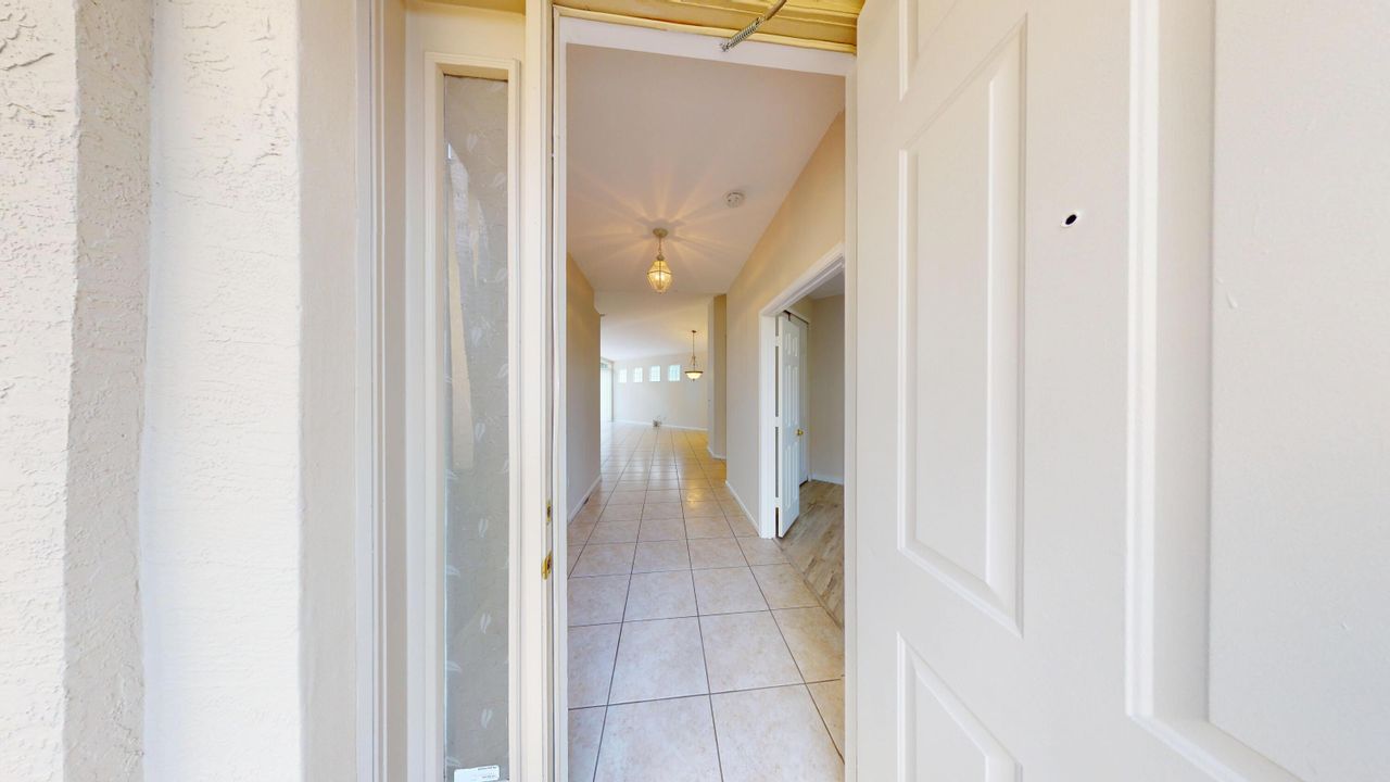 En Renta: $3,000 (4 camas, 2 baños, 1938 Pies cuadrados)