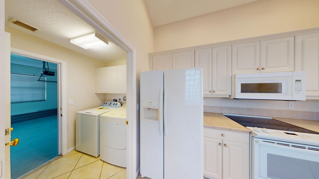 En Renta: $3,000 (4 camas, 2 baños, 1938 Pies cuadrados)