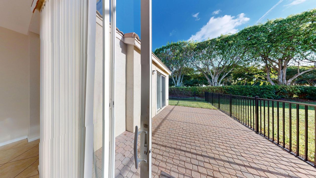 En Renta: $3,000 (4 camas, 2 baños, 1938 Pies cuadrados)