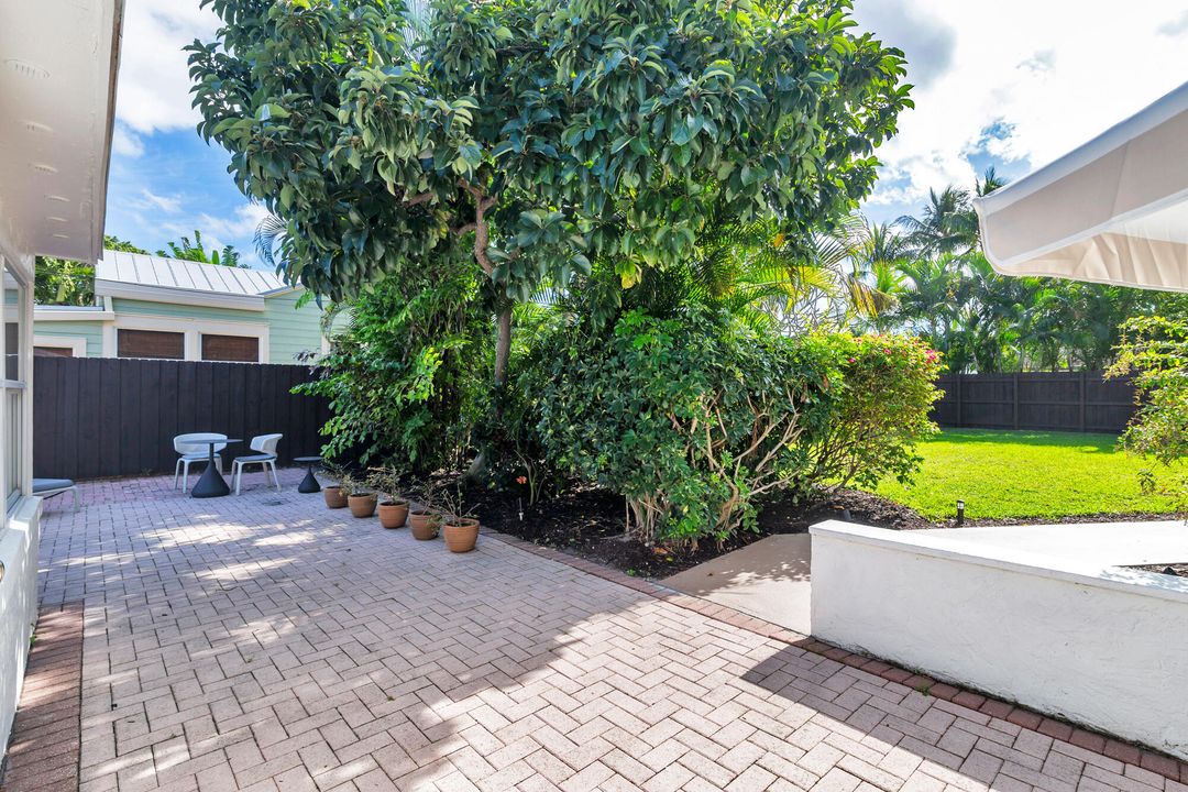 For Rent: $6,000 (2 beds, 2 baths, 1031 Square Feet)