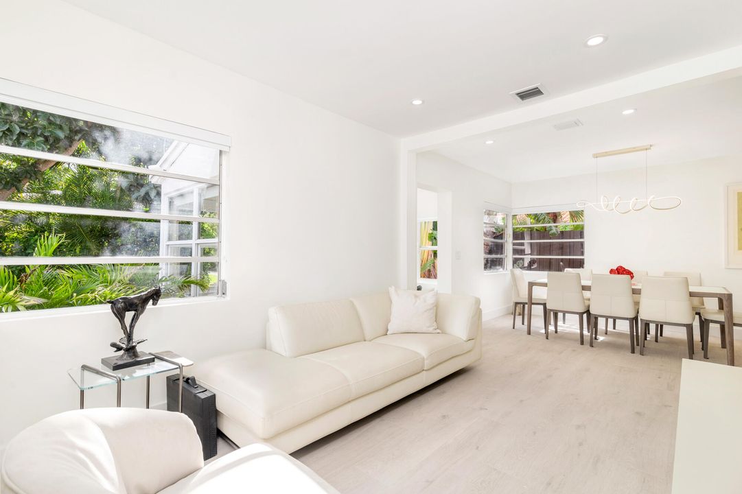 For Rent: $6,000 (2 beds, 2 baths, 1031 Square Feet)