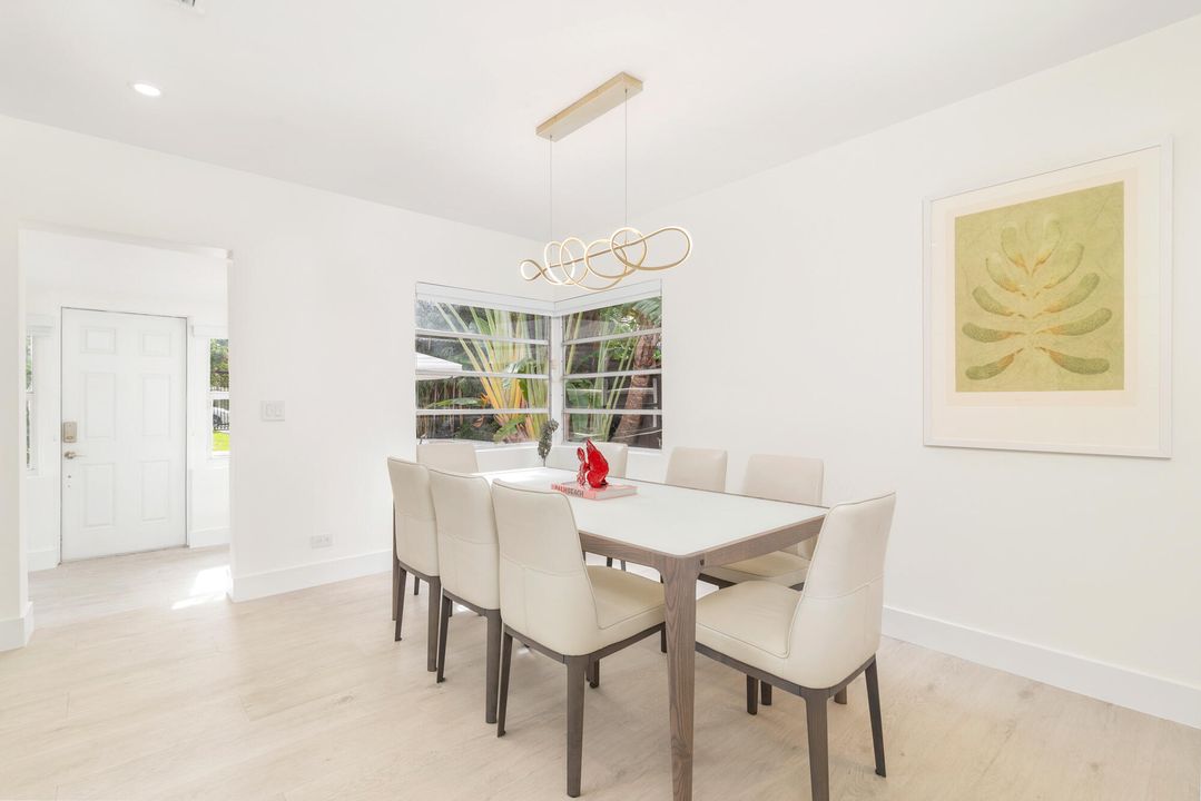 For Rent: $6,000 (2 beds, 2 baths, 1031 Square Feet)