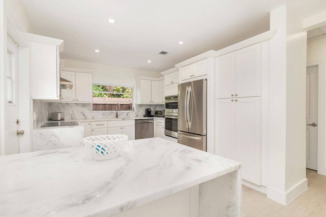 For Rent: $6,000 (2 beds, 2 baths, 1031 Square Feet)