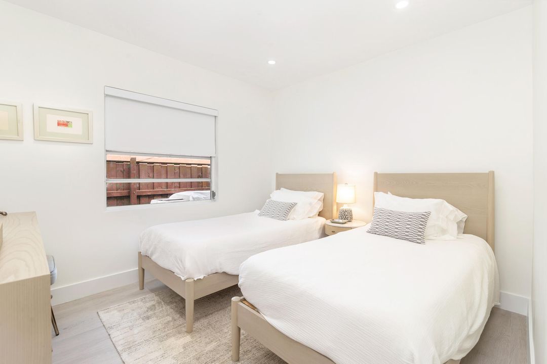 For Rent: $6,000 (2 beds, 2 baths, 1031 Square Feet)