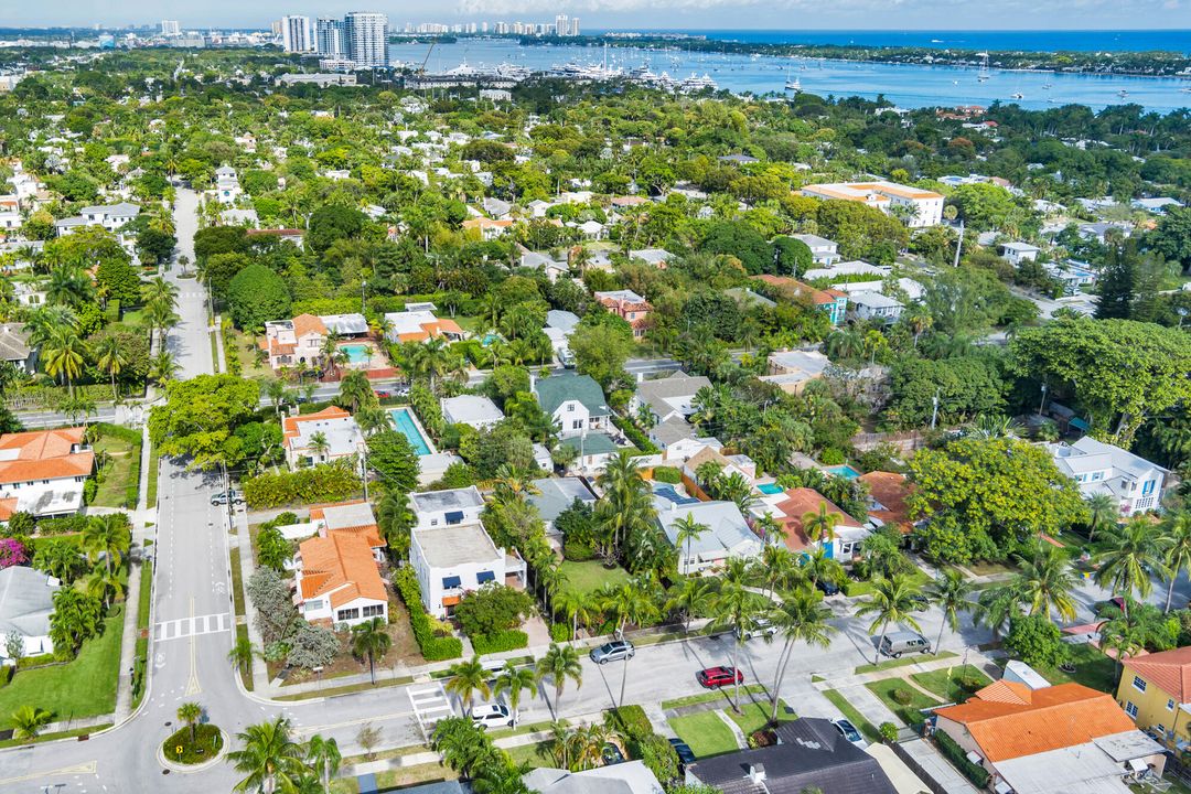 For Rent: $6,000 (2 beds, 2 baths, 1031 Square Feet)