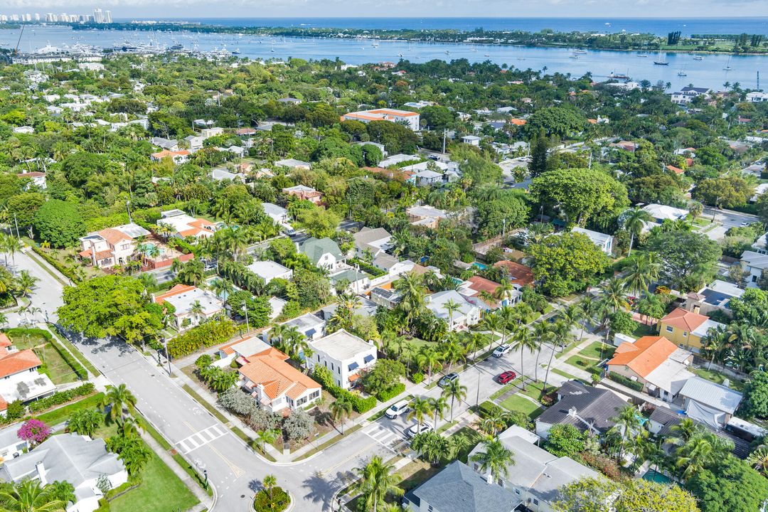 For Rent: $6,000 (2 beds, 2 baths, 1031 Square Feet)