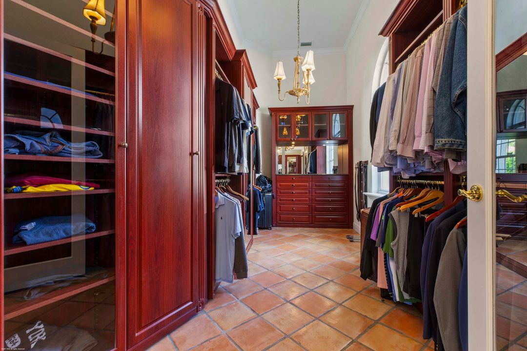 En Venta: $5,995,000 (5 camas, 3 baños, 7511 Pies cuadrados)