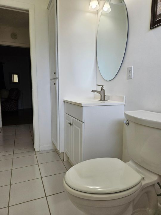 待售: $115,000 (2 贝兹, 1 浴室, 829 平方英尺)