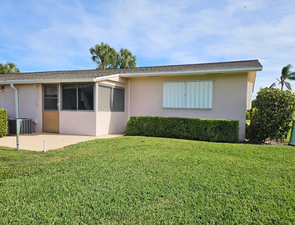 待售: $115,000 (2 贝兹, 1 浴室, 829 平方英尺)