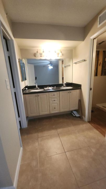 待售: $319,900 (2 贝兹, 2 浴室, 1160 平方英尺)