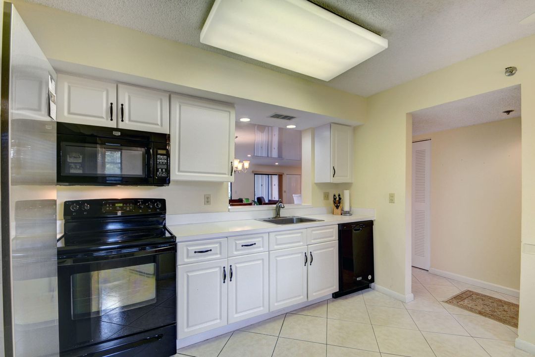 For Sale: $249,000 (3 beds, 2 baths, 1599 Square Feet)