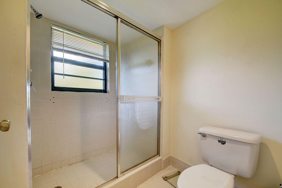 For Sale: $249,000 (3 beds, 2 baths, 1599 Square Feet)