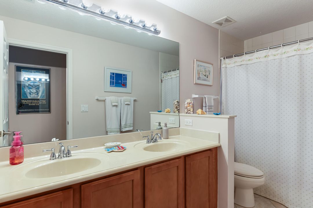 На продажу: $405,000 (4 спален, 3 ванн, 2160 Квадратных фут)