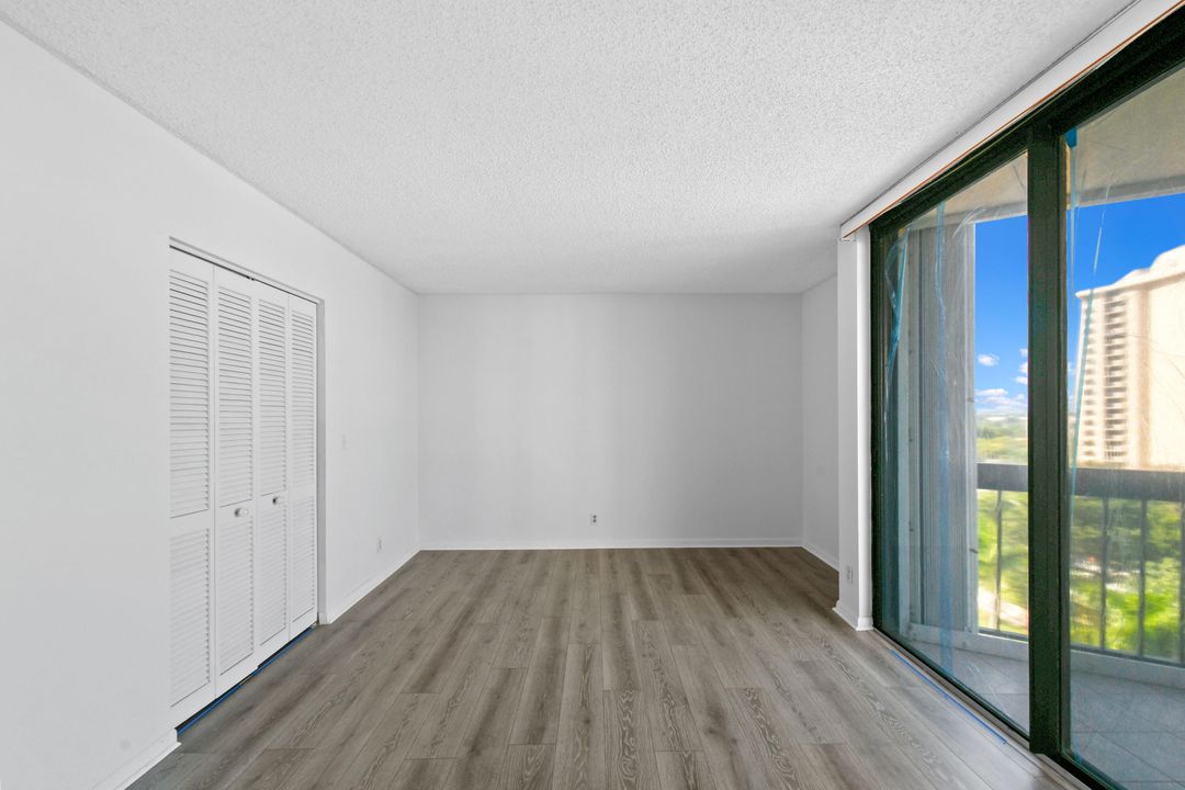 В аренду: $2,350 (2 спален, 2 ванн, 1294 Квадратных фут)