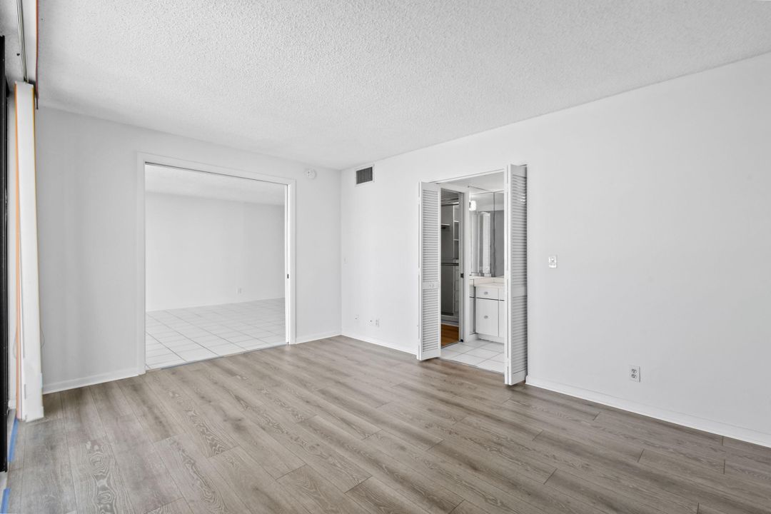 В аренду: $2,350 (2 спален, 2 ванн, 1294 Квадратных фут)