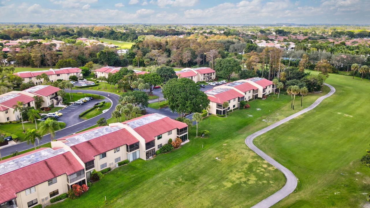 For Sale: $260,000 (2 beds, 2 baths, 1216 Square Feet)