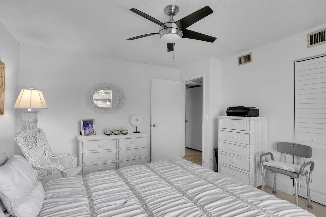 For Sale: $260,000 (2 beds, 2 baths, 1216 Square Feet)