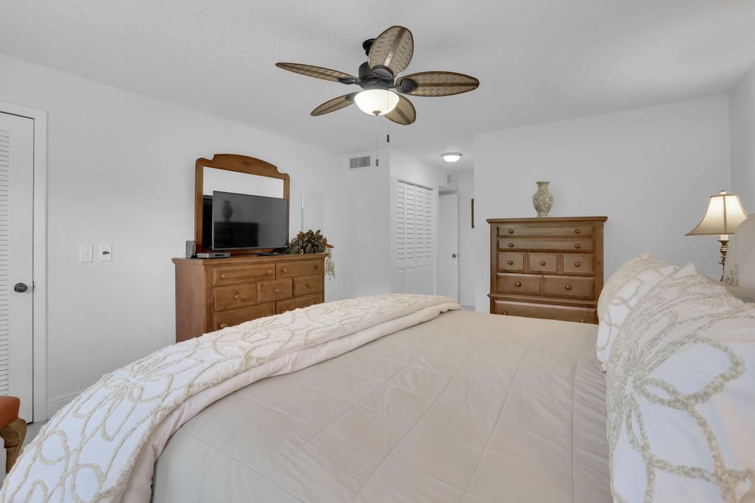 For Sale: $260,000 (2 beds, 2 baths, 1216 Square Feet)