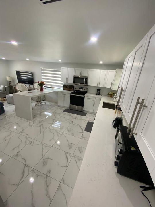 В аренду: $2,300 (1 спален, 1 ванн, 1144 Квадратных фут)