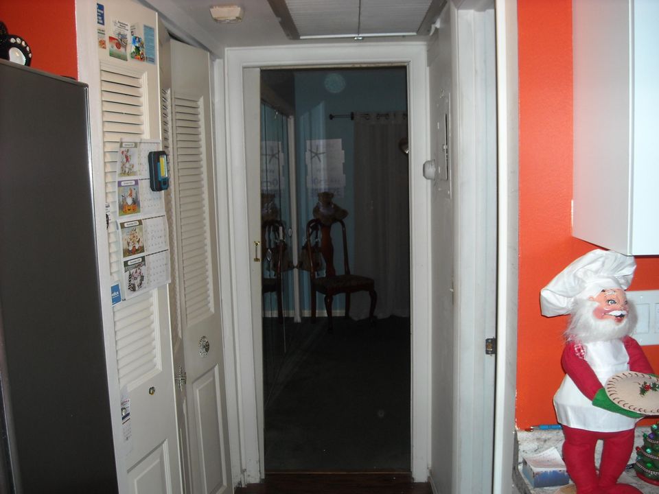 For Sale: $109,000 (1 beds, 1 baths, 684 Square Feet)