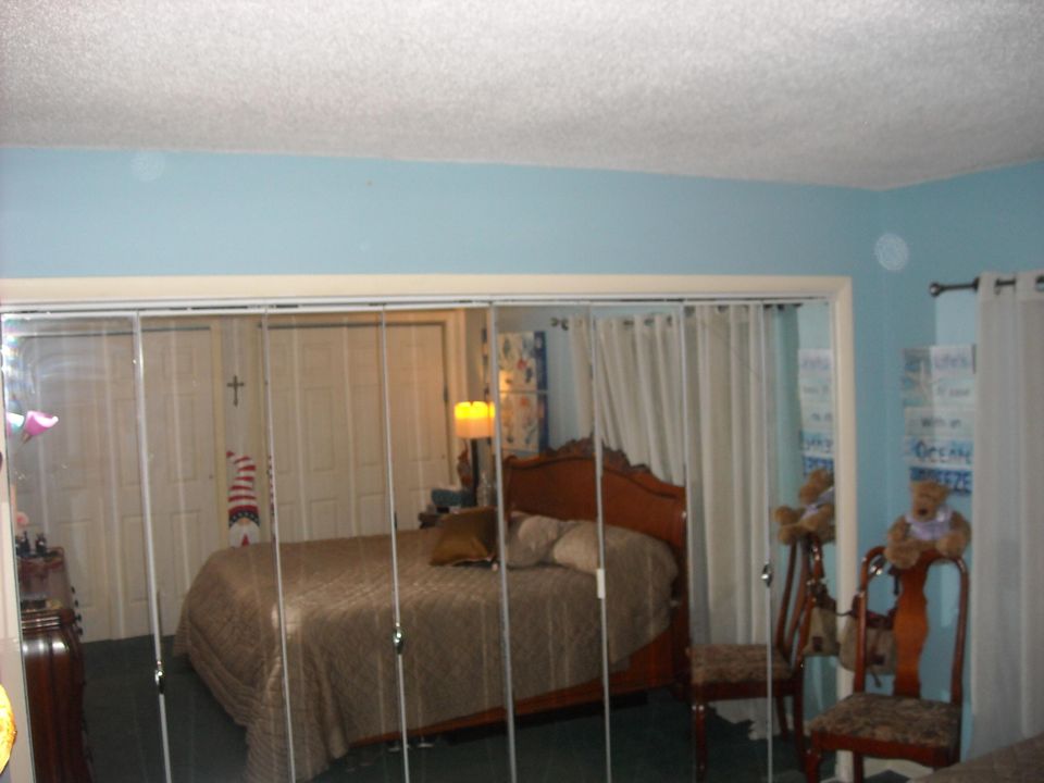 For Sale: $109,000 (1 beds, 1 baths, 684 Square Feet)