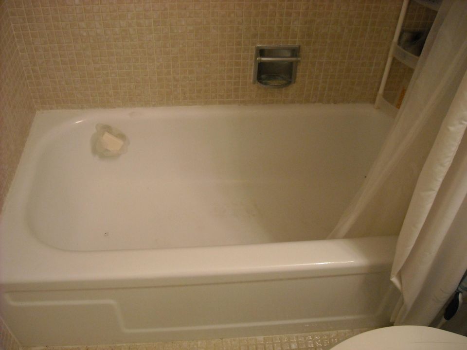 For Sale: $109,000 (1 beds, 1 baths, 684 Square Feet)