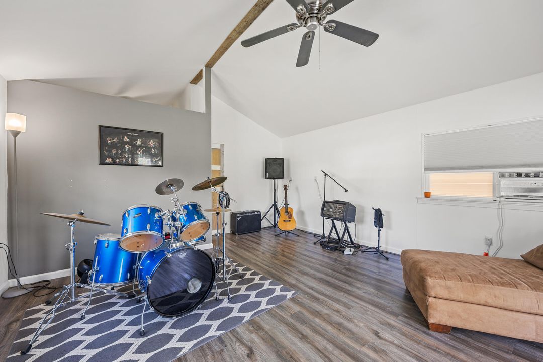 На продажу: $875,000 (3 спален, 2 ванн, 1800 Квадратных фут)