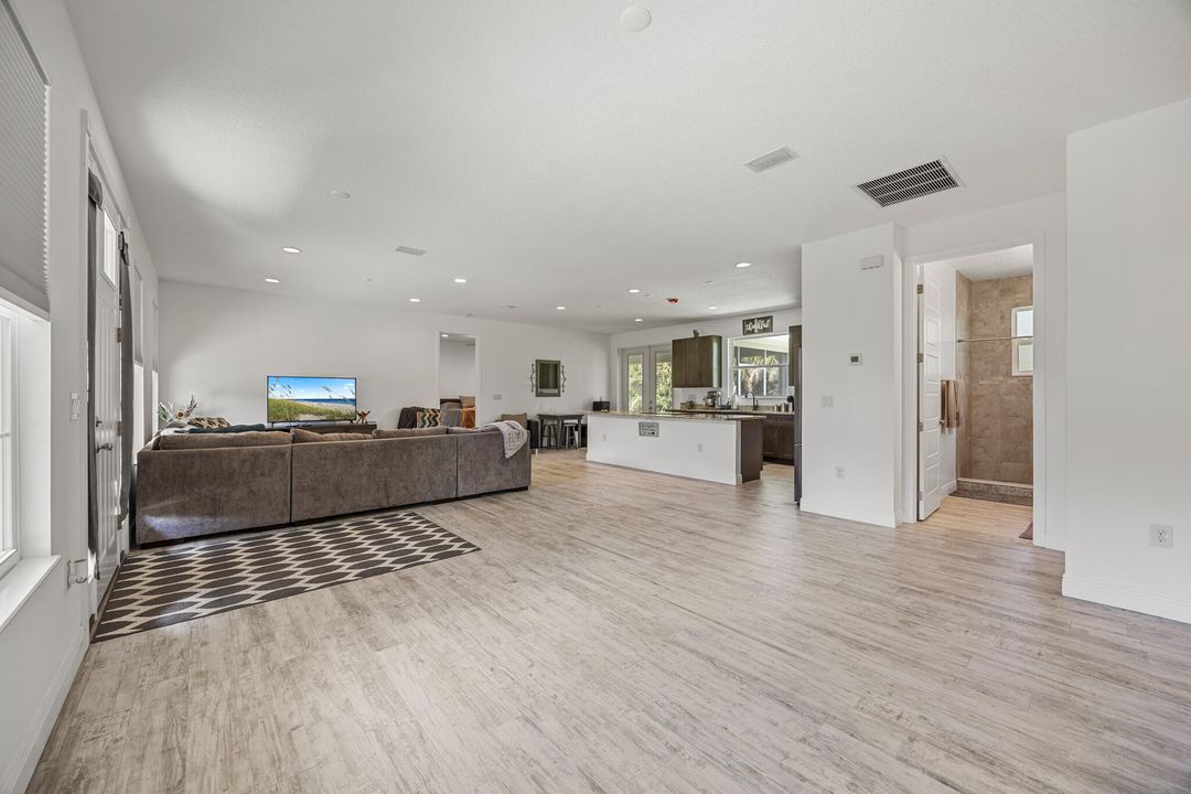 На продажу: $875,000 (3 спален, 2 ванн, 1800 Квадратных фут)